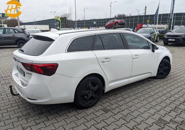 Toyota Avensis cena 49500 przebieg: 95676, rok produkcji 2015 z Przecław małe 56